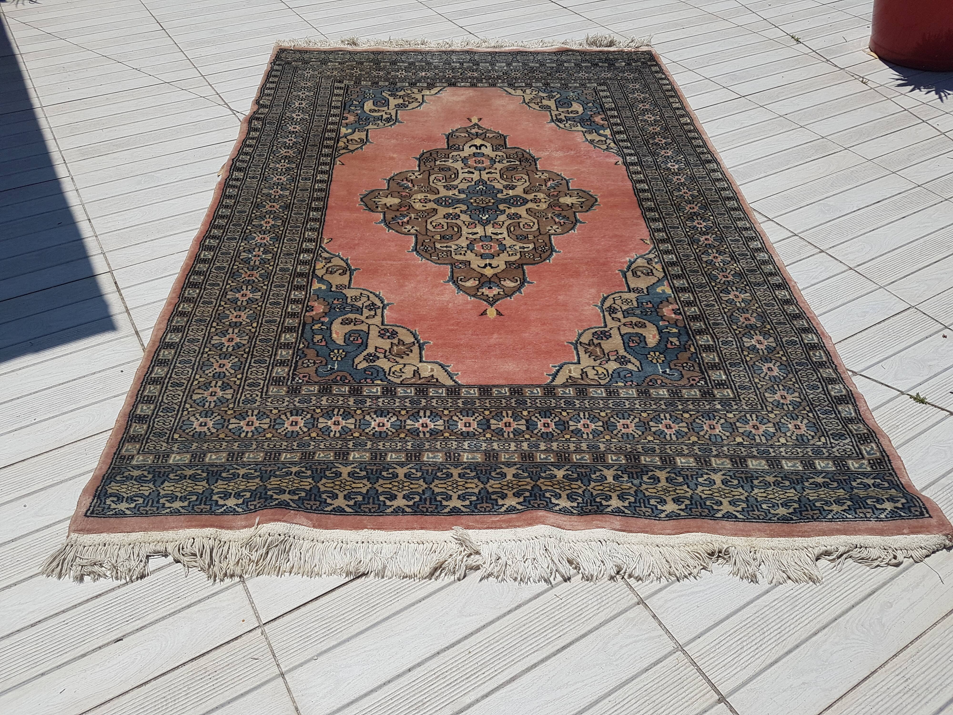 Handmade Persian carpet 122x186cm