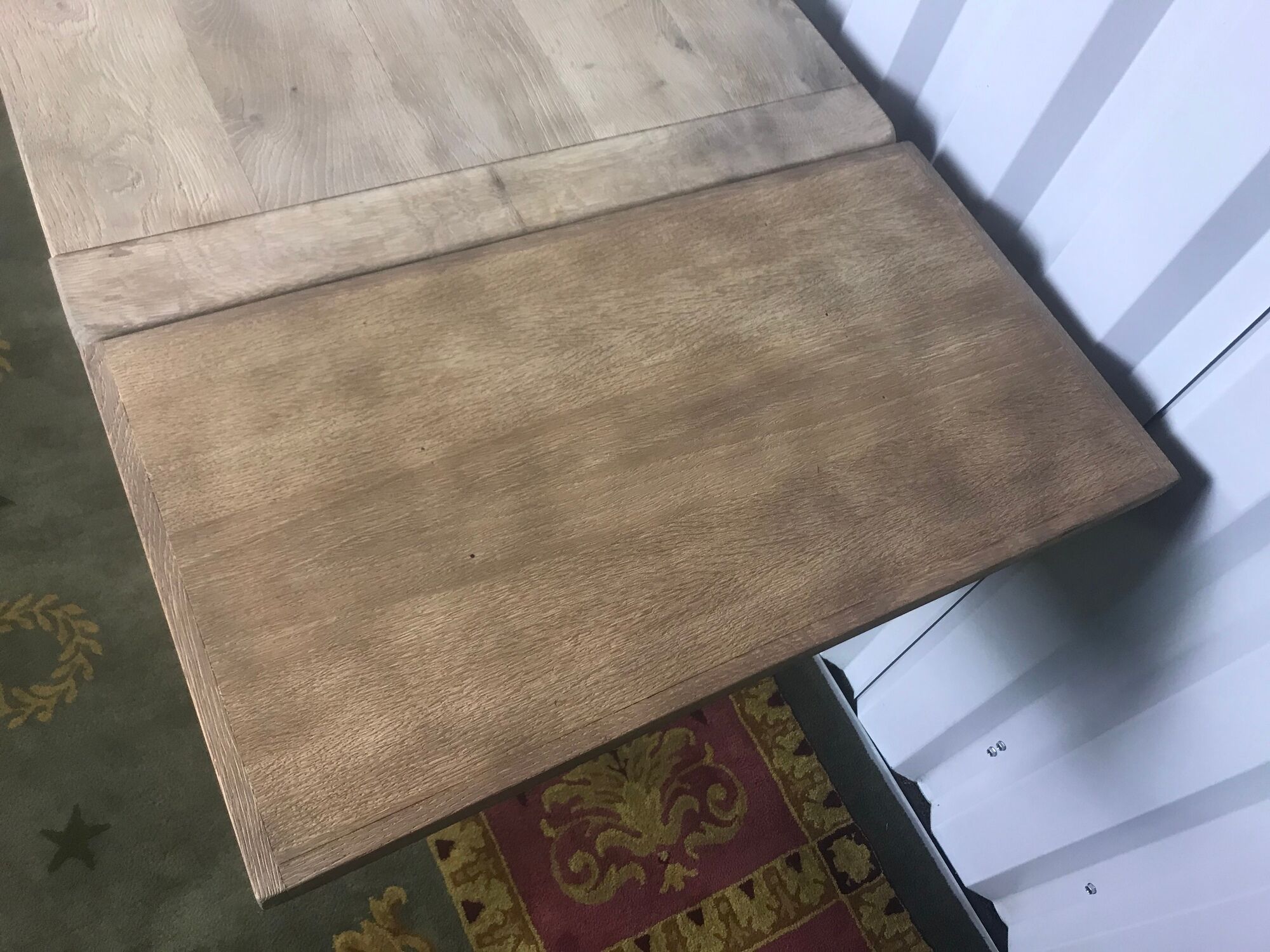 Solid oak farm table with turned feet & 2 elongated aero gum