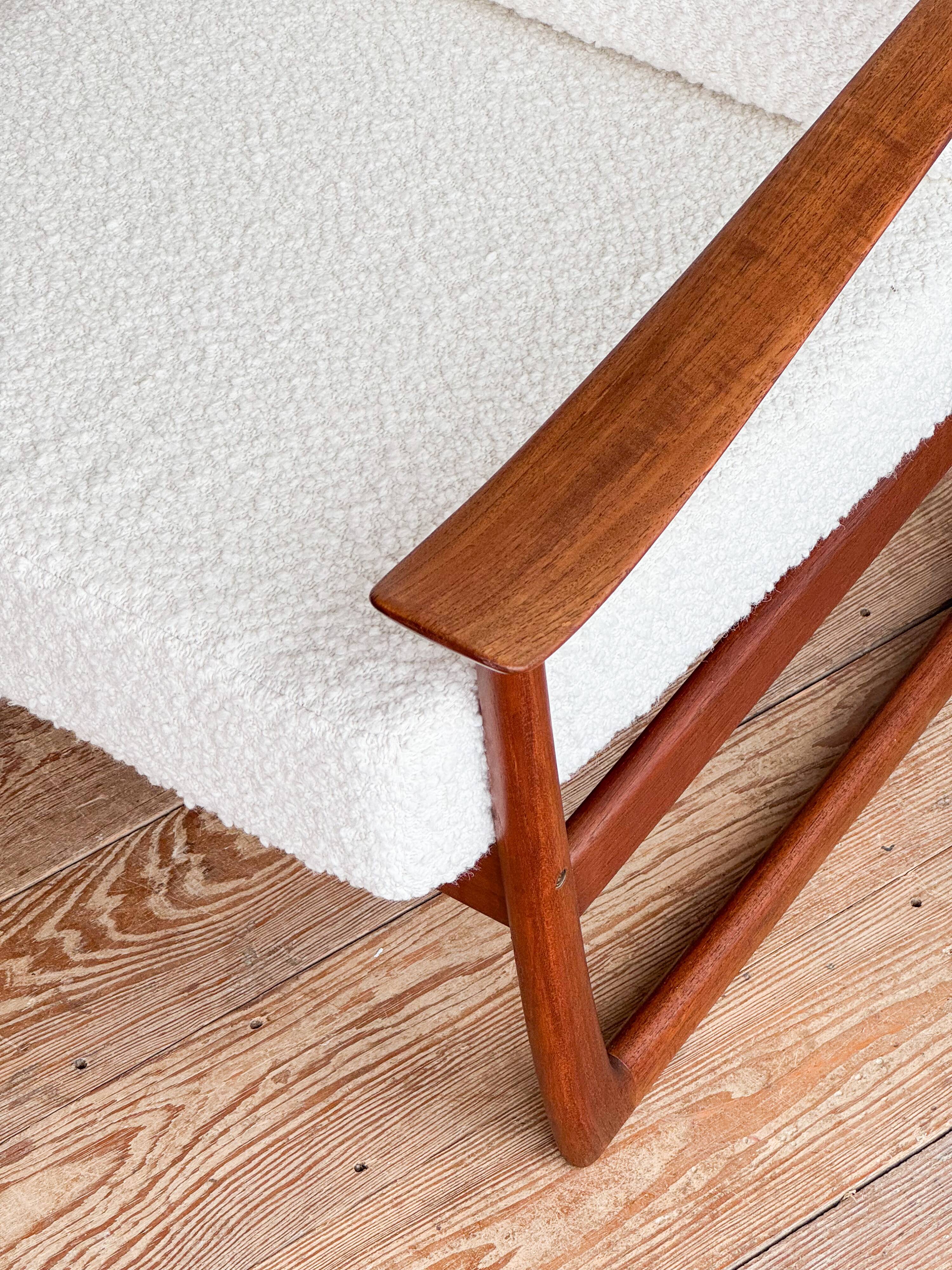 Canapé FD130/3 by Hvidt Mølgaard, Mid Century sofa in teak, Denmark