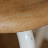 White mullca stool