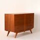 Commode scandinave avec poignées en métal