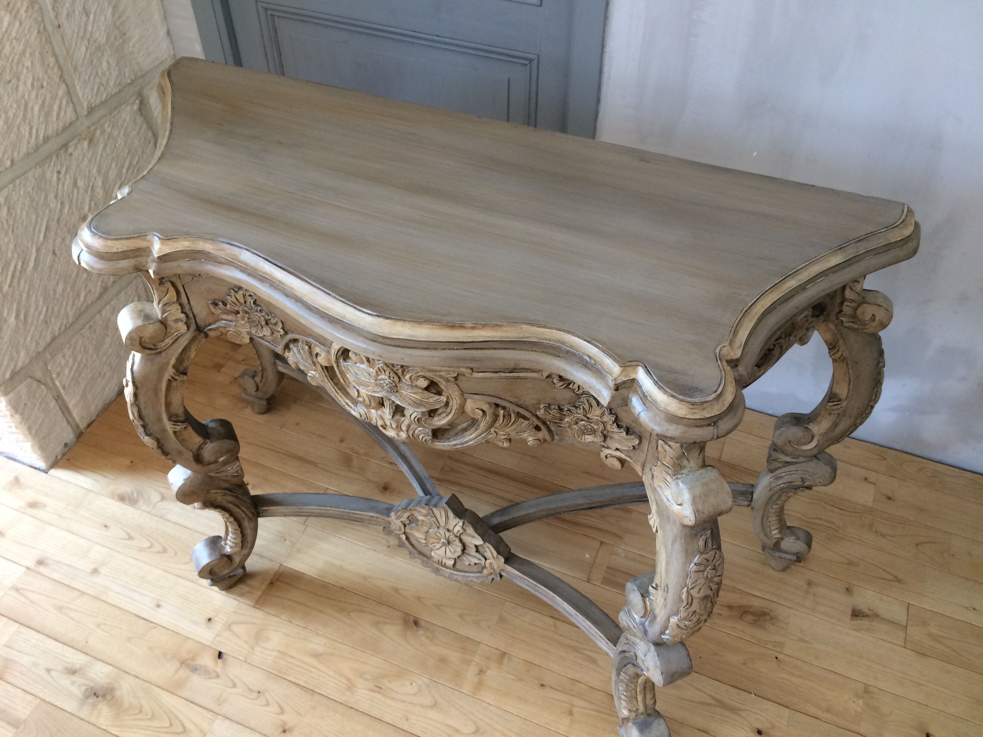 Louis XV-style console