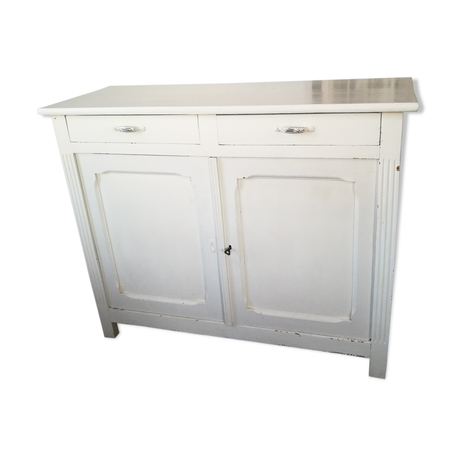 White parisian buffet