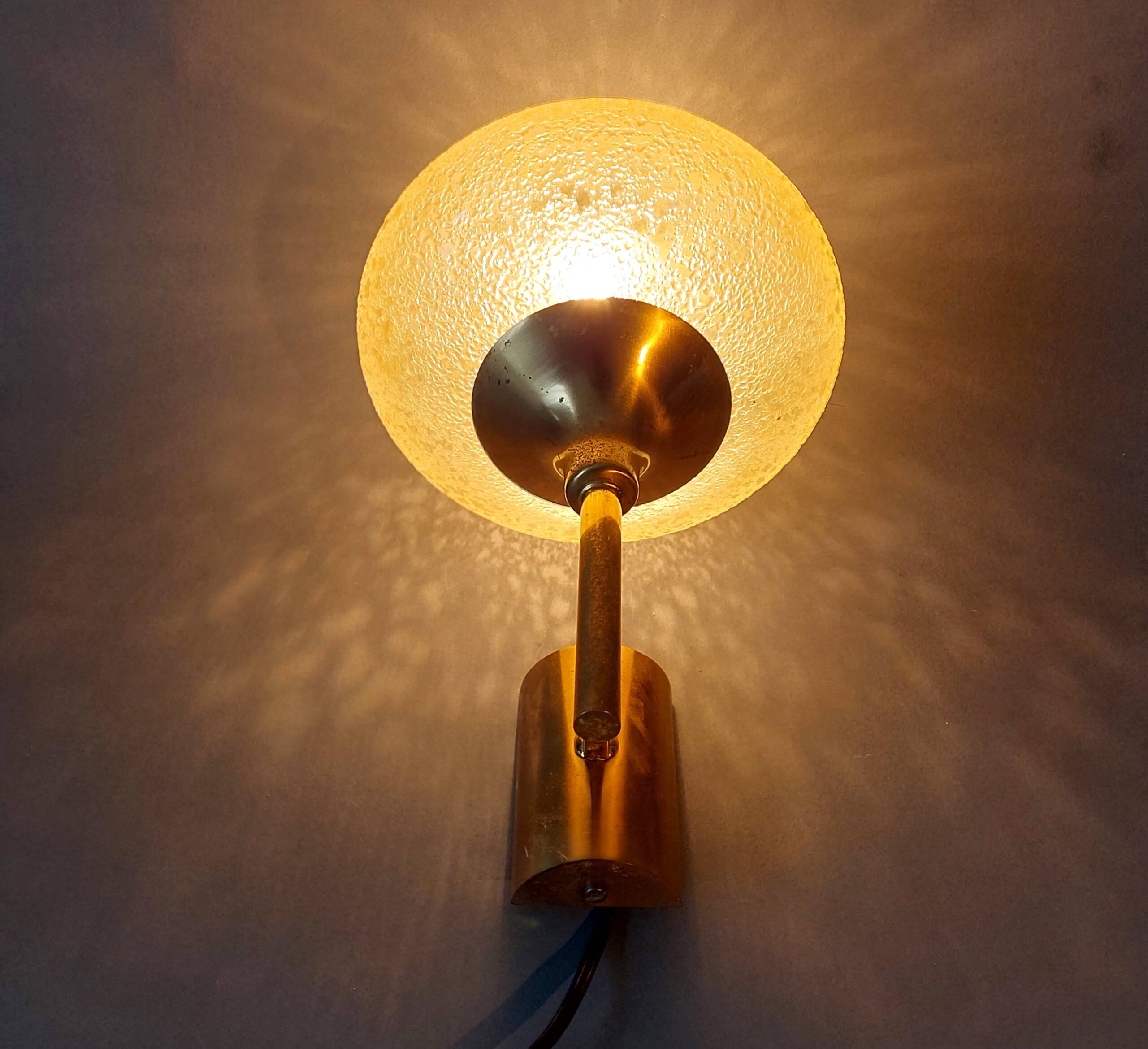 Gilded brass wall lamp by Sciolari, Italy 1960.