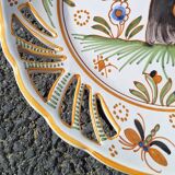 Earthenware plate with Moustiers decoration
