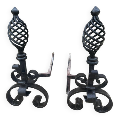 Paire de chenets en fer forgé