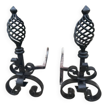 Paire de chenets en fer forgé