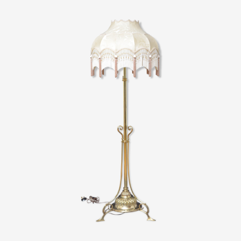 Victorian brass height adjustable standard lamp