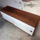 Buffet vintage Pastoe – Placage wengé et portes coulissantes blanches