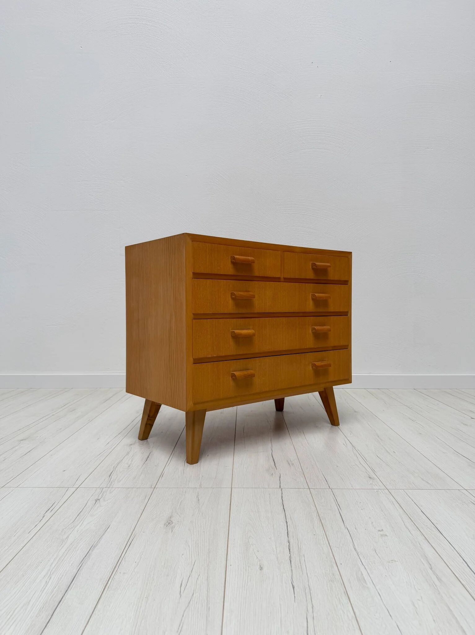 1960s vintage mid-century modern oak chest of drawers
