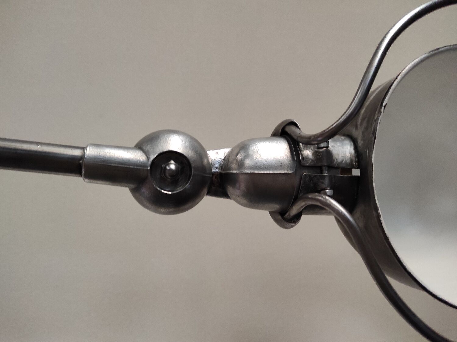 Workshop lamp Jieldé 2 industrial arm patina graphite rifle barrel