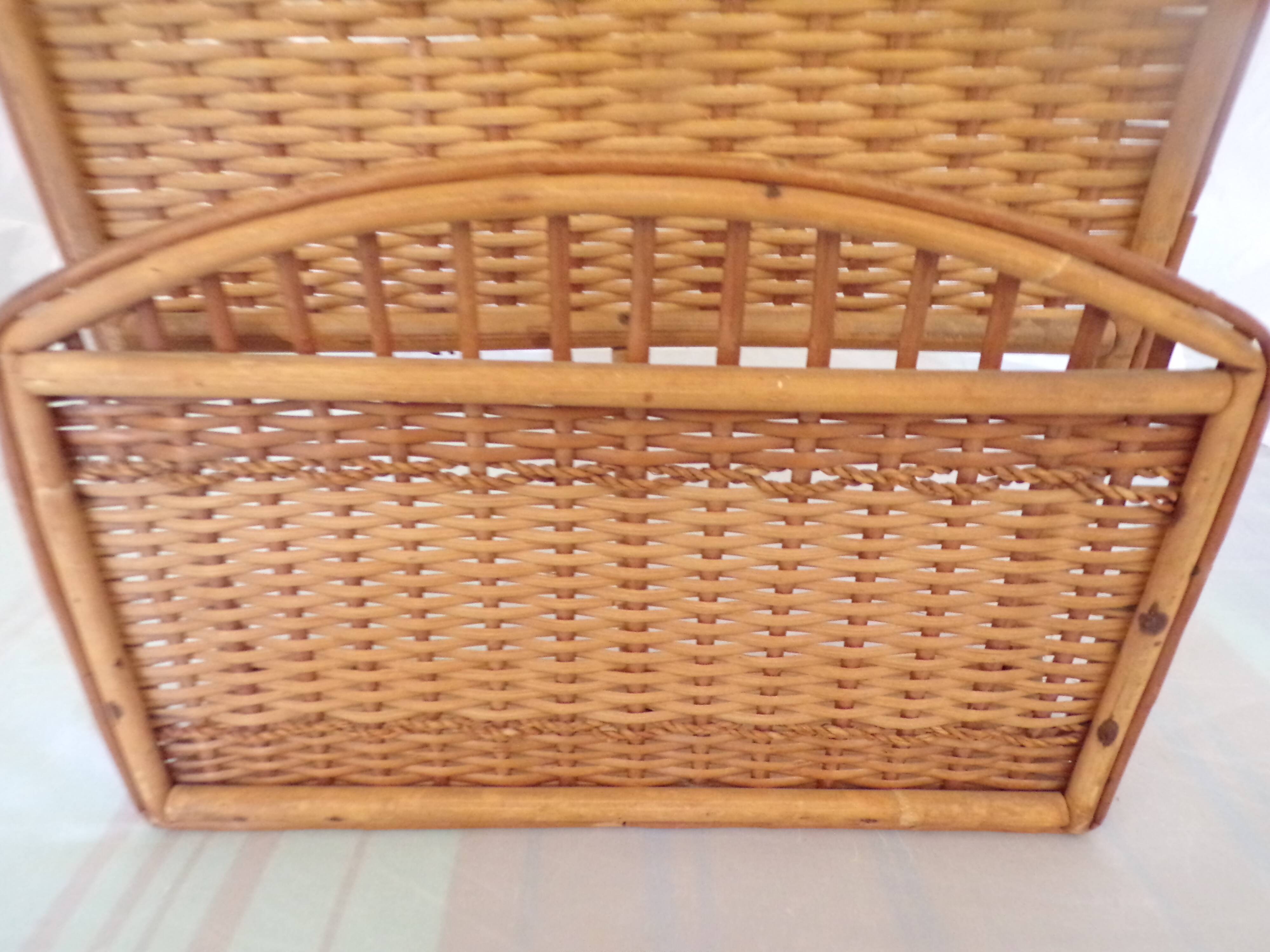 Rack letter old wicker