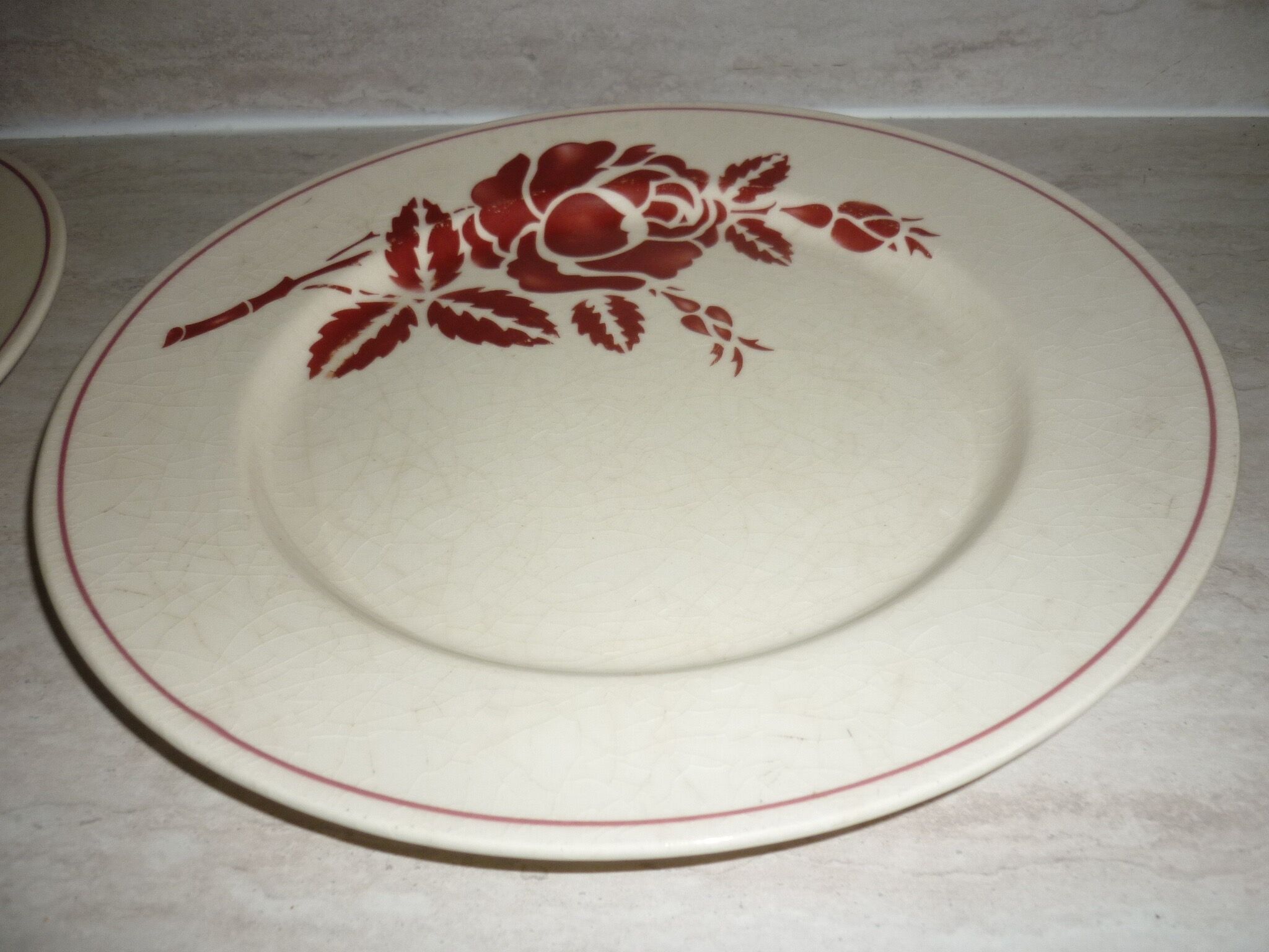 Set of 6 old flat plates in beige and red earthenware