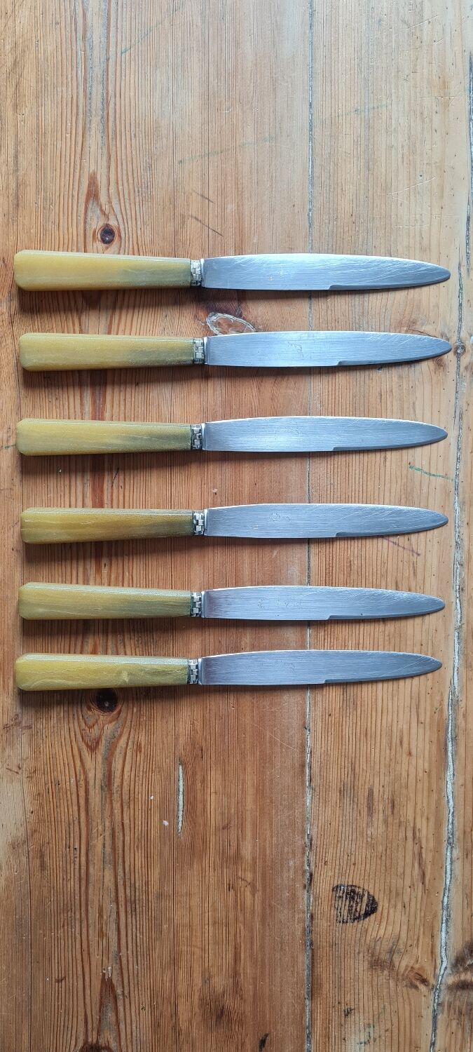 Set of 6 bakelite knives