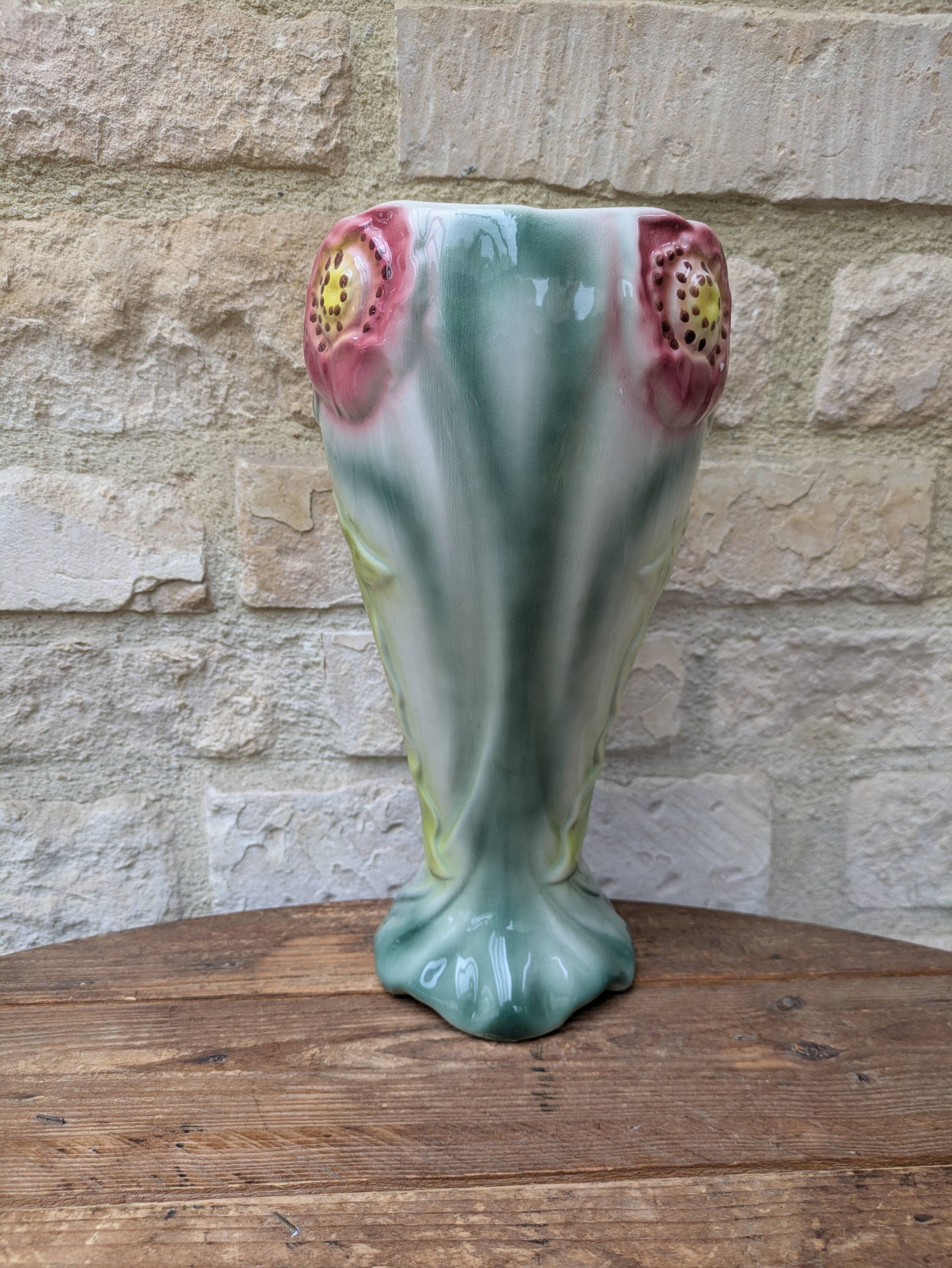 Antique large slipware vase decorated with anemones, Saint Clément, H30cm.