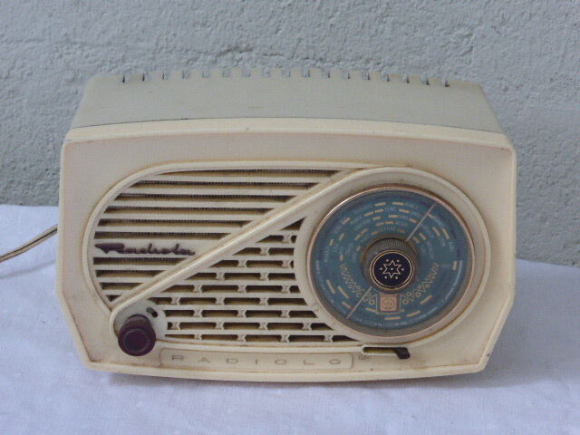 Poste de radio, Radiolo de Radiola, en bakelite creme vintage 1960