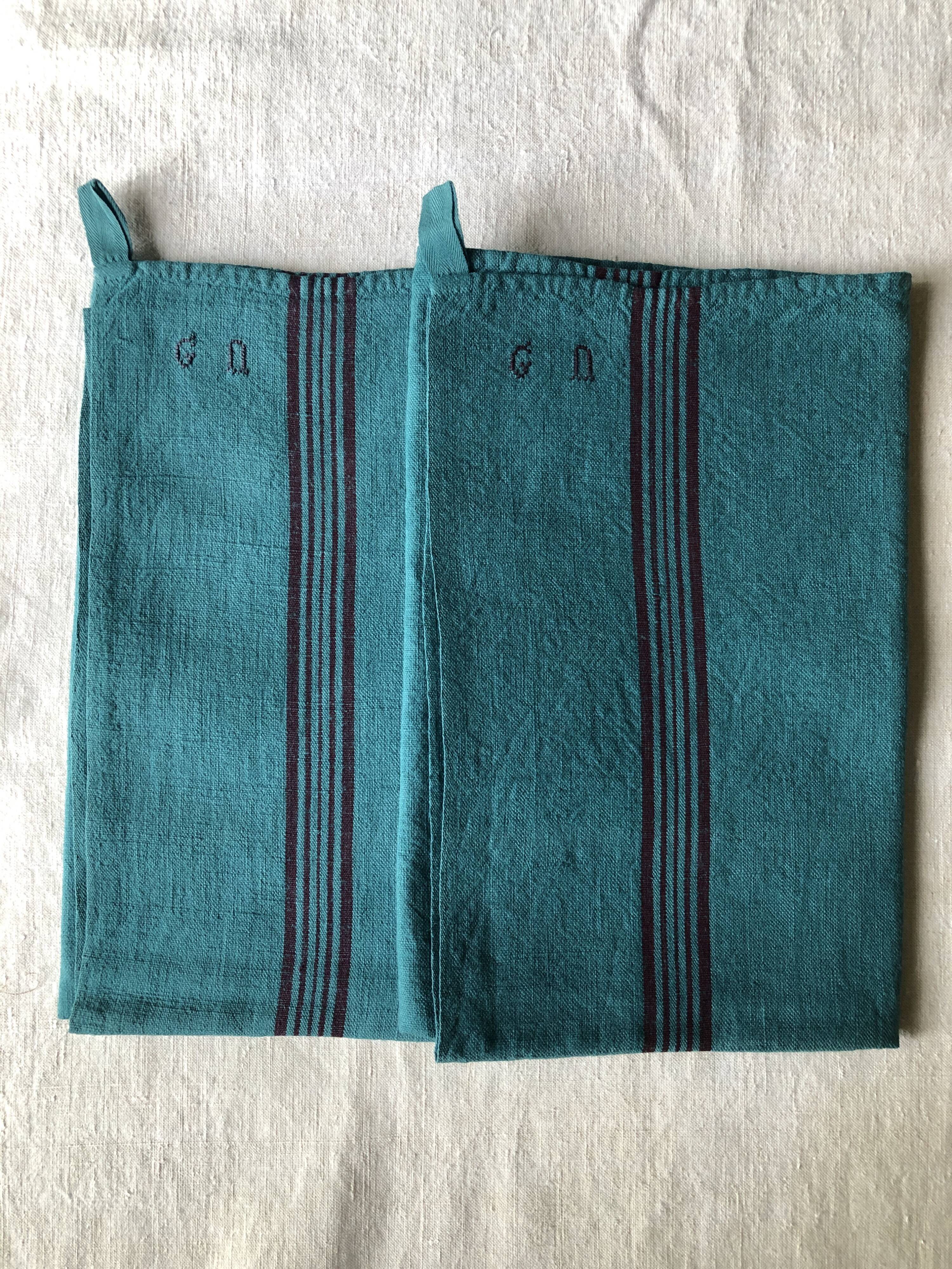 Antique clothes in linen and caribbean blue cotton