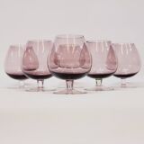 6 anciens verres à cognac en cristal de couleur prune