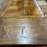 Table à manger en noyer de style Louis XV