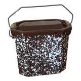 Canteen in vintage enamelled sheet metal