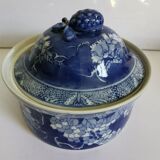Ancient white blue Chinese ceramic pot