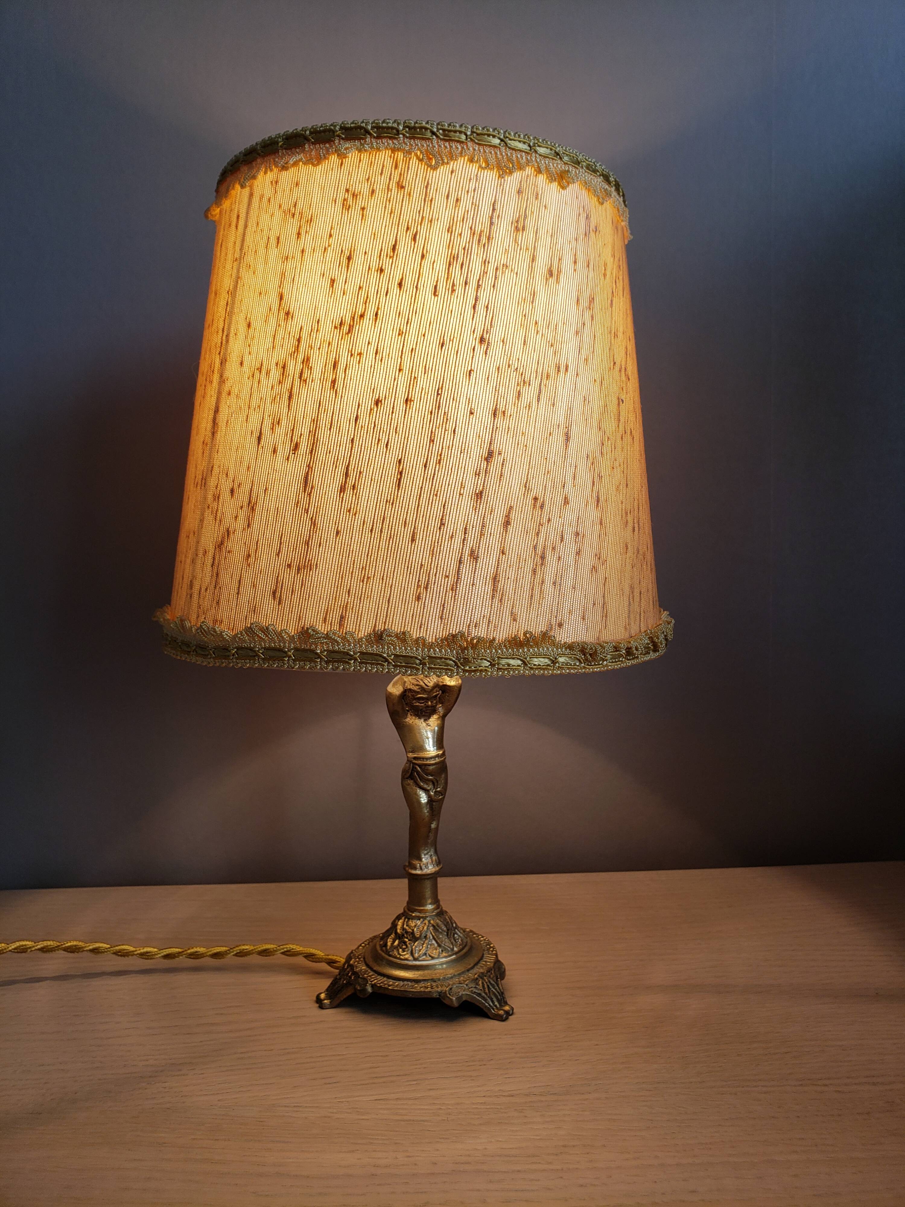 Bedside lamp tripod foot brass pattern child cherub