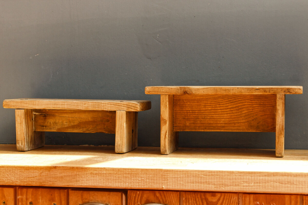 Pair of small footrests