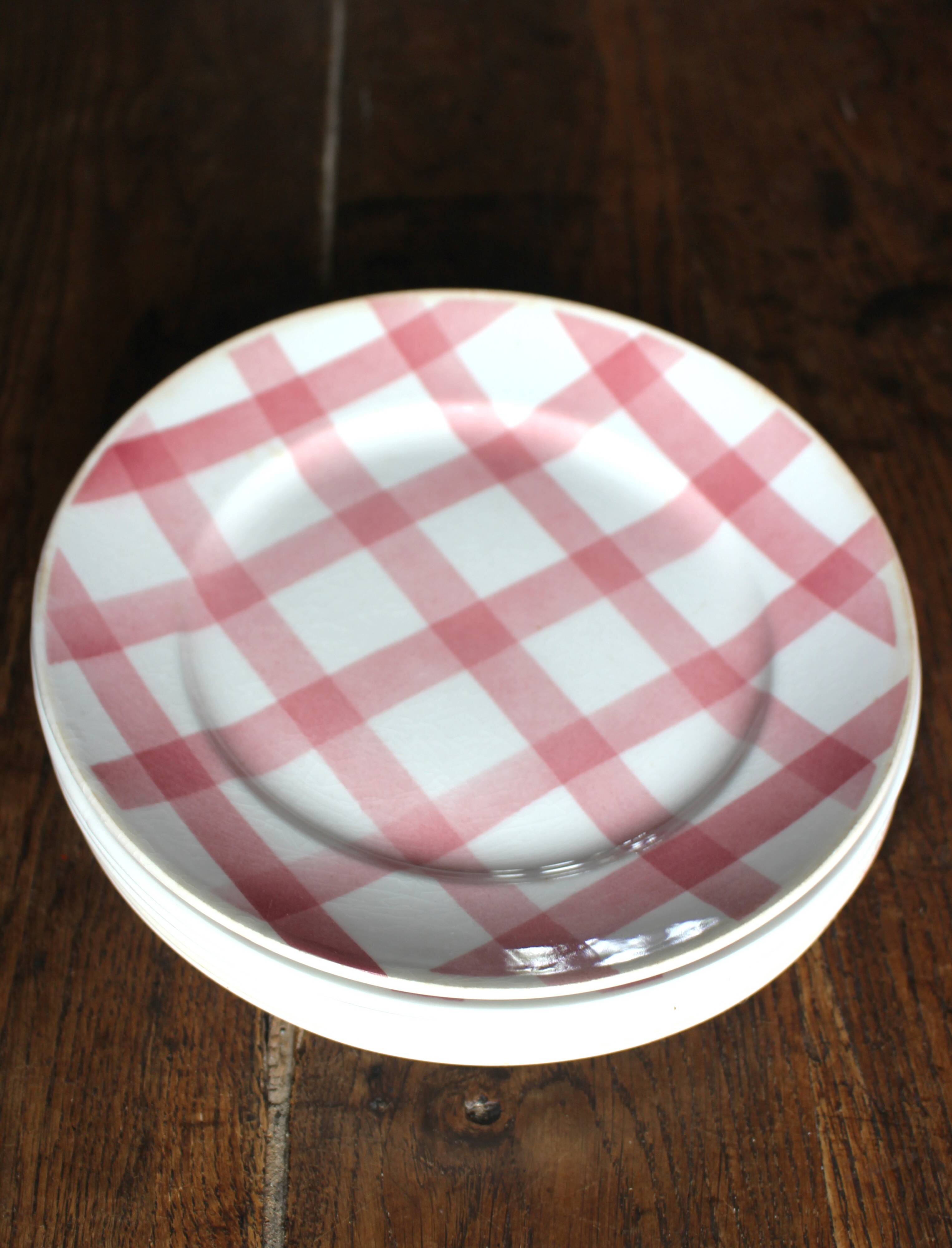 A set of 6 flat plates Nappe Rose Moulin des Loups