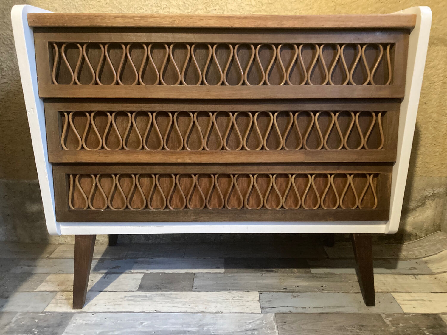 60s chest of drawers