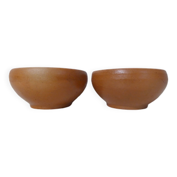 2 vintage stoneware bowls
