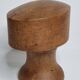 Forme à chapeau ancienne en bois sur pied, 1900, 30