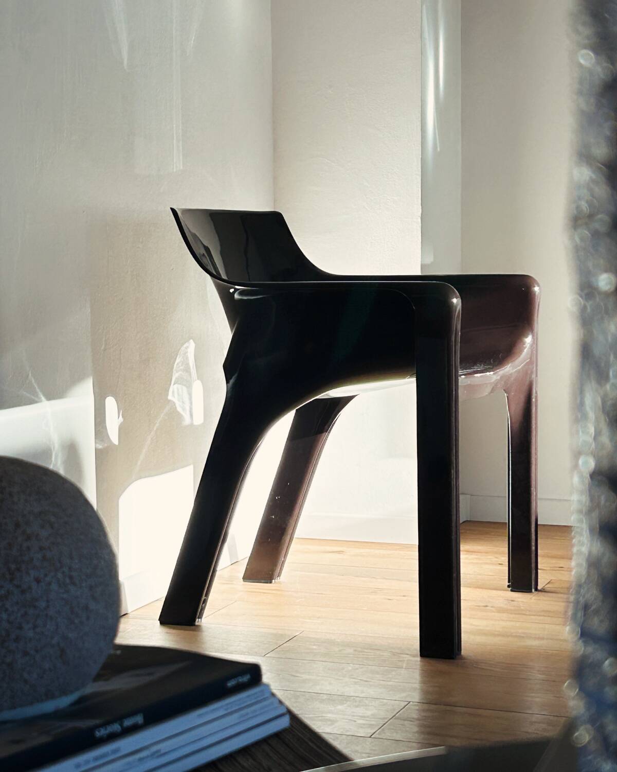 Vico Magistretti Gaudi Chair Artemide Brown 70s