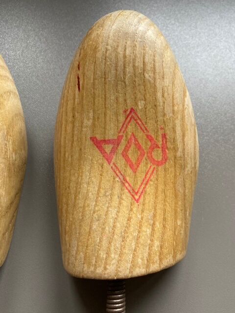 Set of 2 pairs of old shoe trees