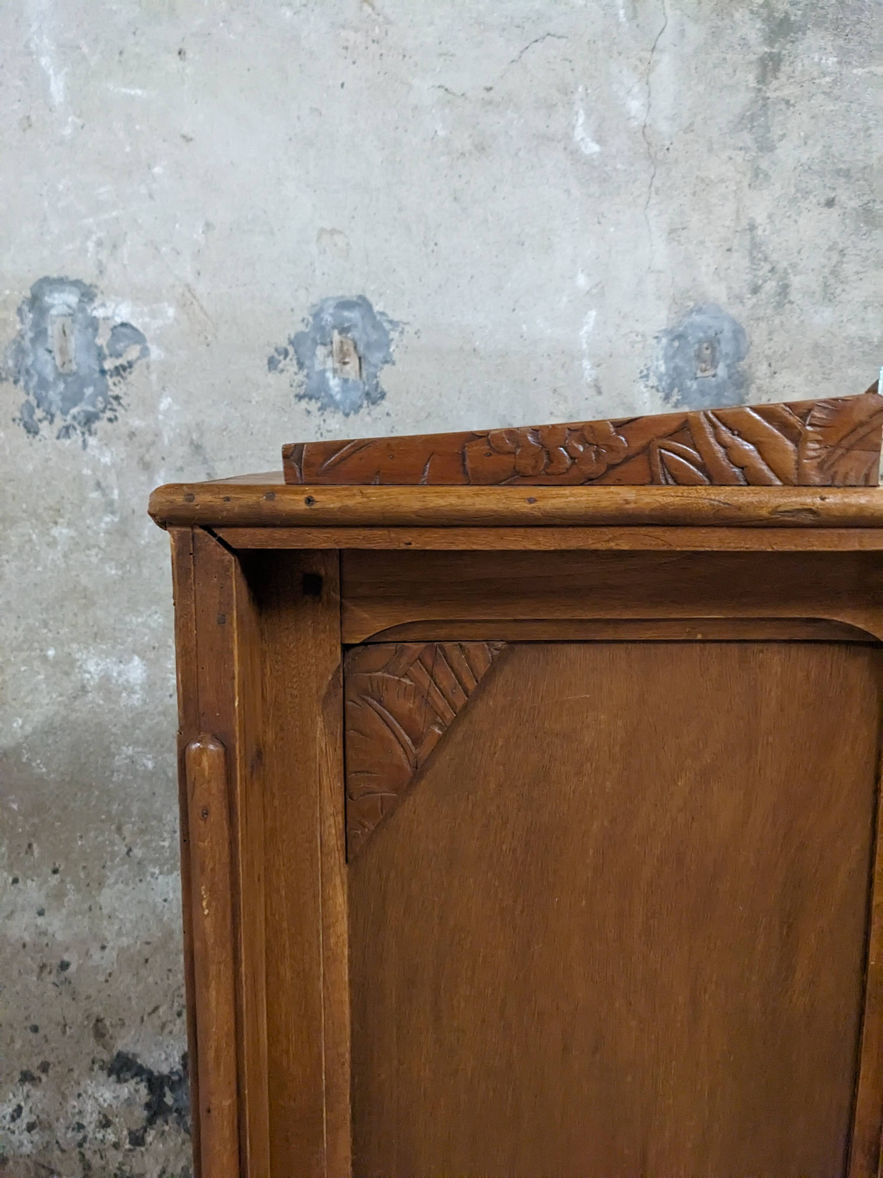 Small Art Deco cabinet from the 1930s