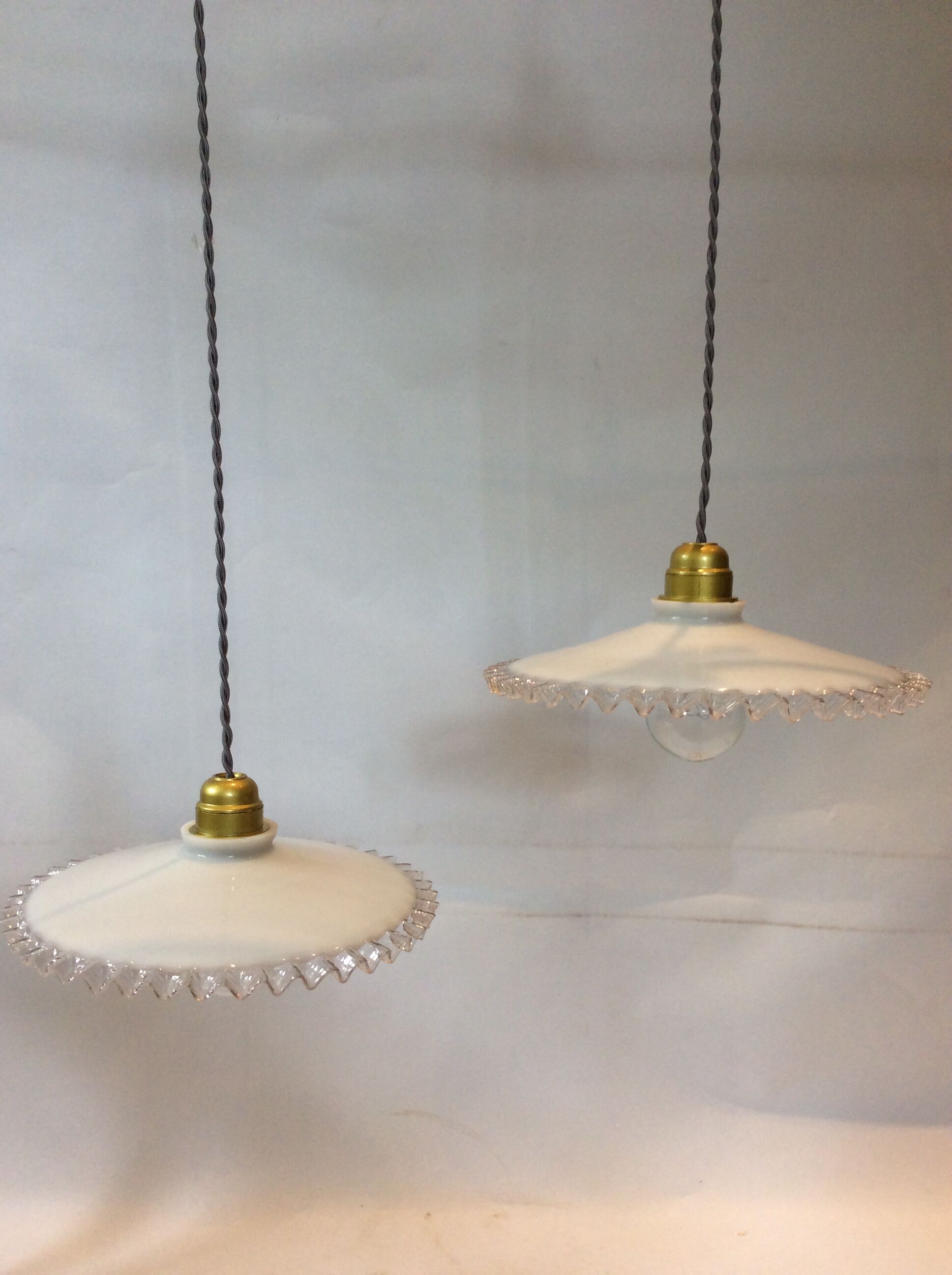 Duo of hanging lamps in opaline