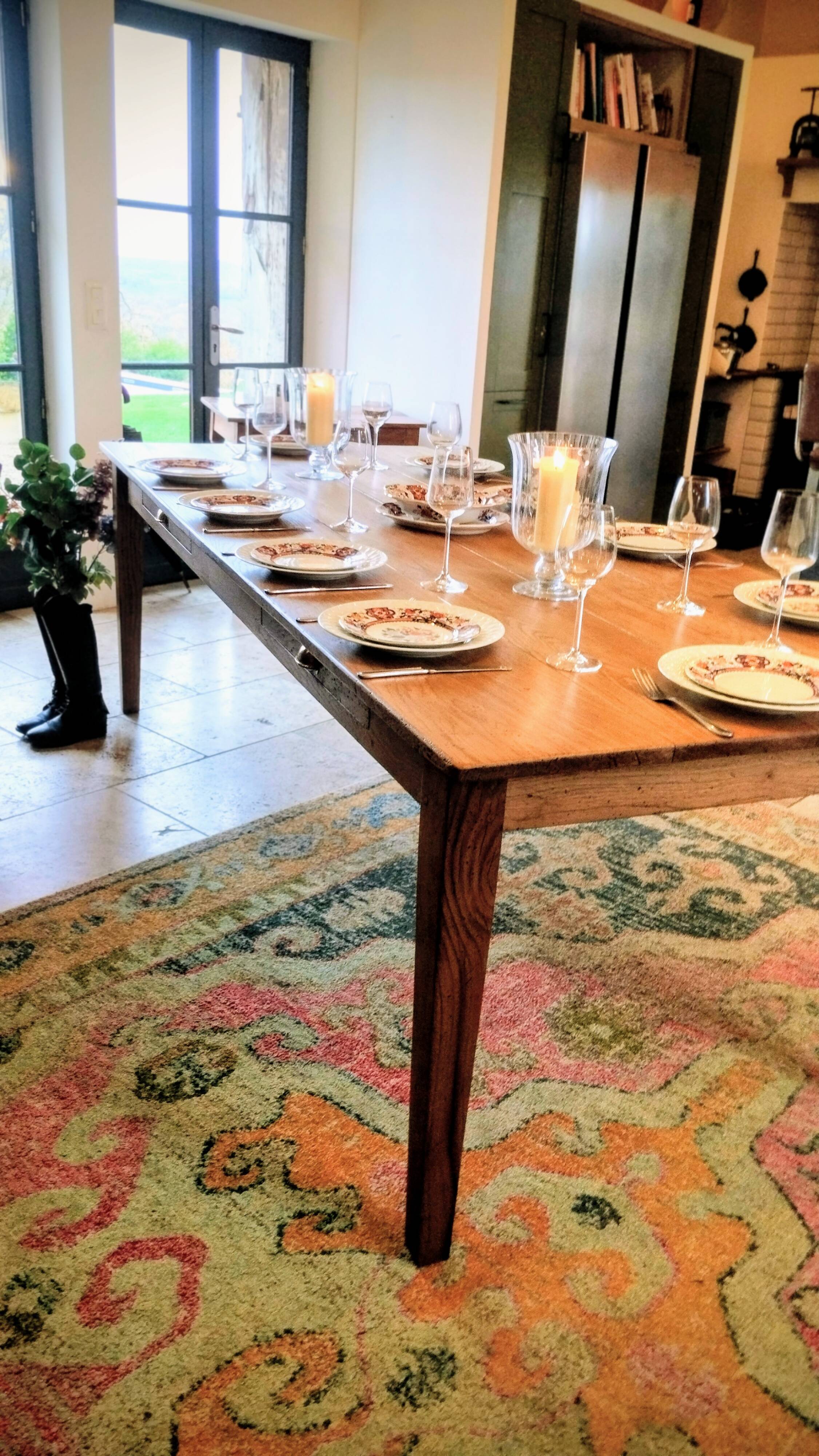 Table de ferme en chêne massif Français.240 x100 patiné avec deux tiroirs.