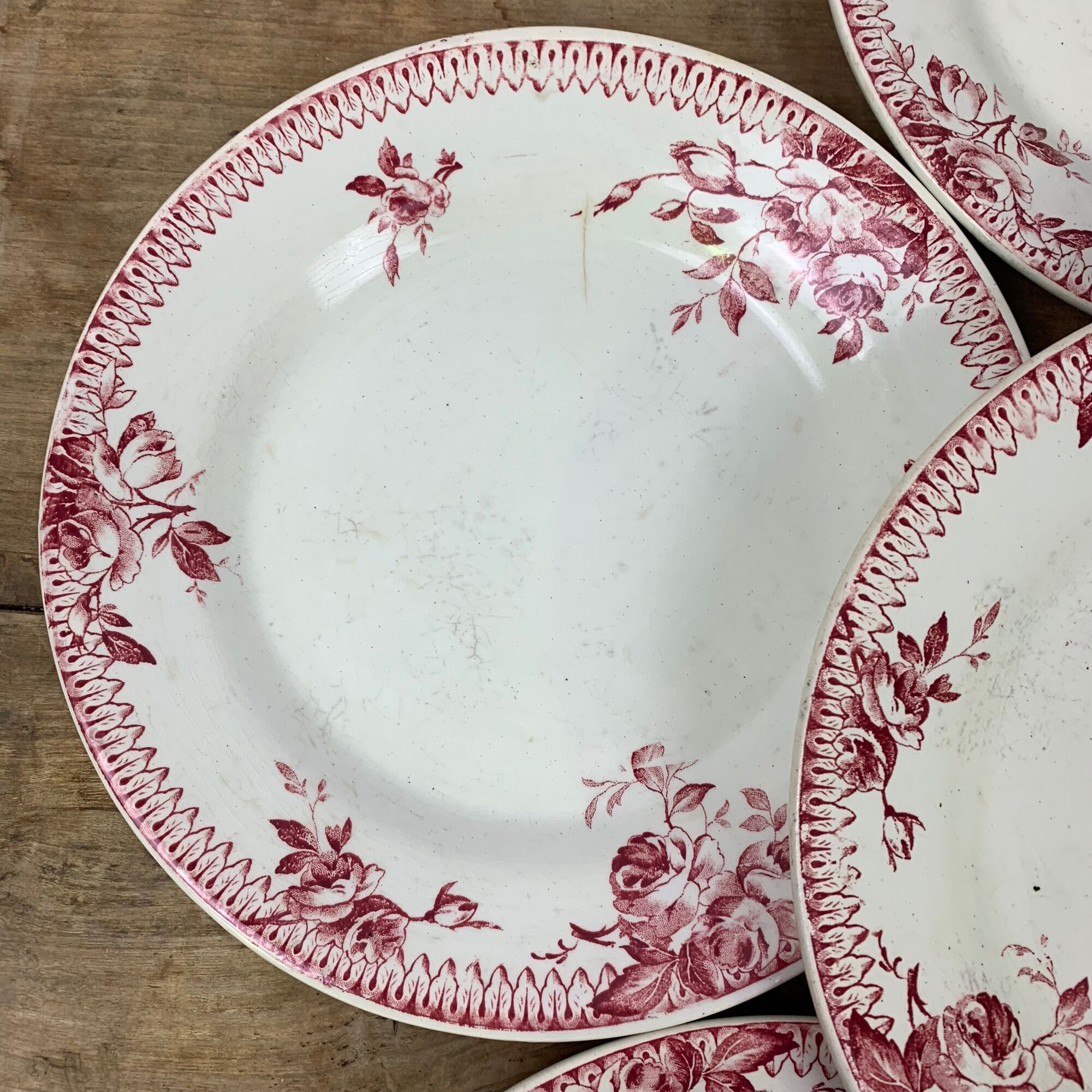 Lot of 6 plates in porcelain of Gien model Pomponnette