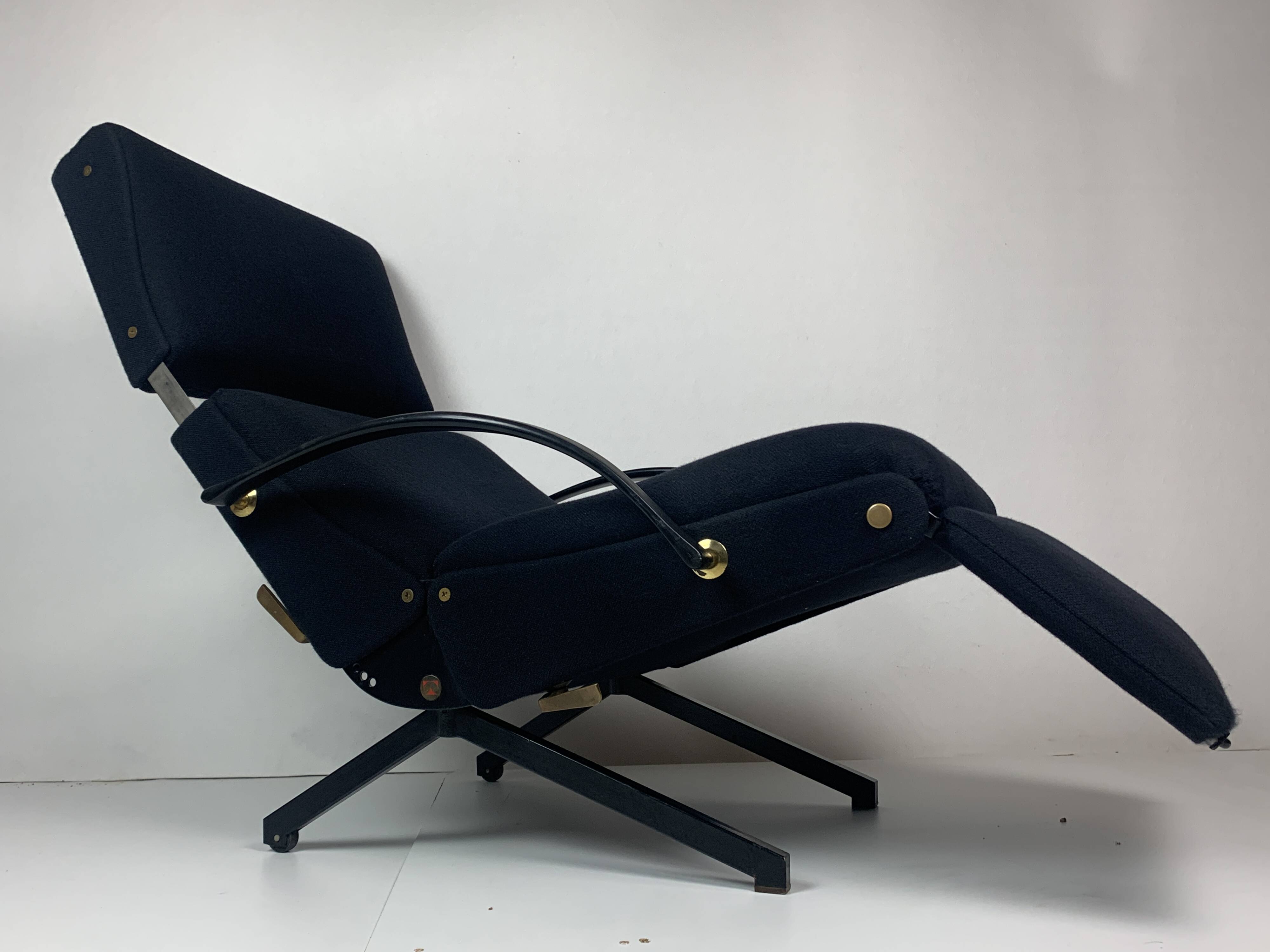 Fauteuil lounge italien vintage bleu marine foncé par Osvaldo Borsani pour Tecno, 1950