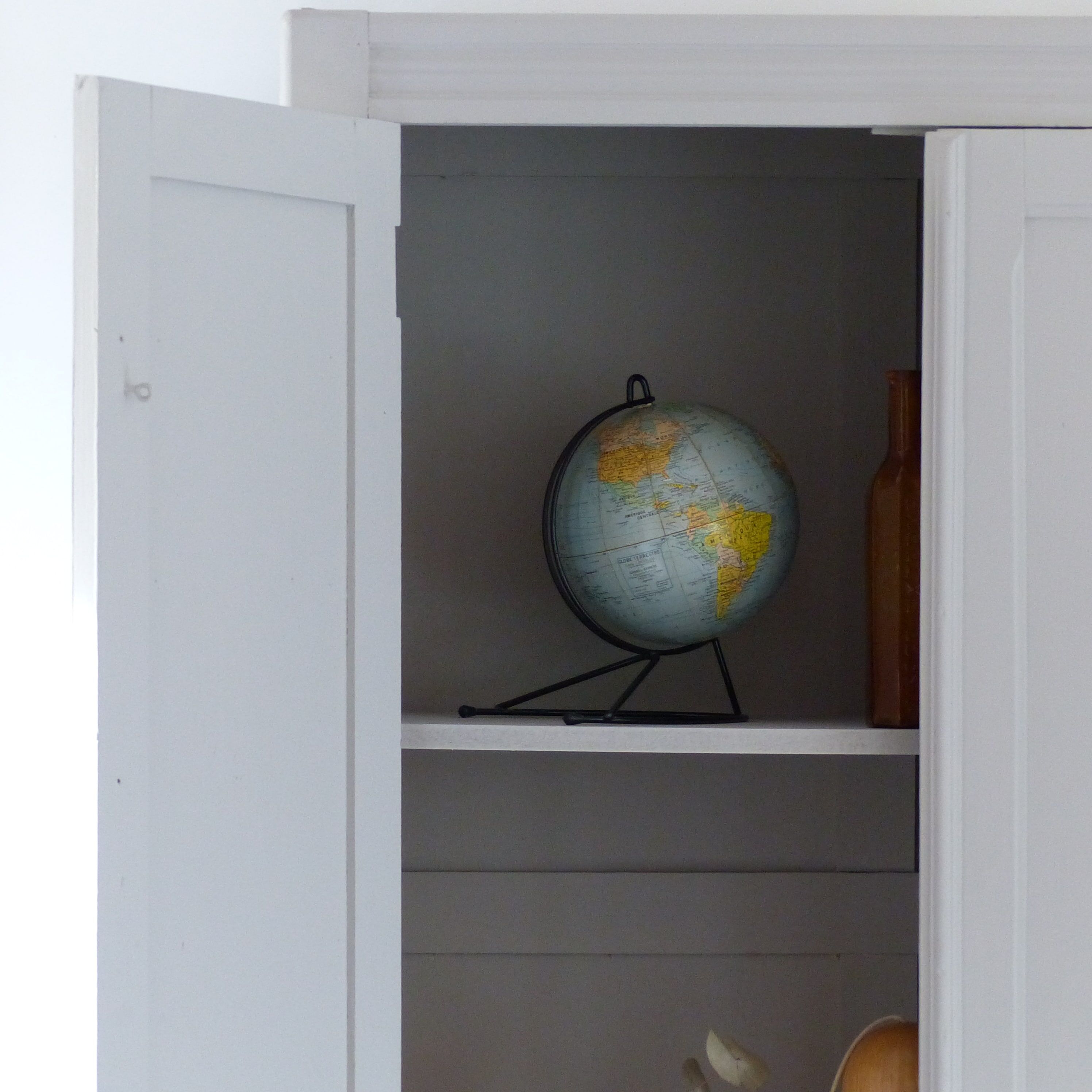 Armoire parisienne