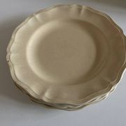Set of 4 ivory Sarreguemines plates with gadroons