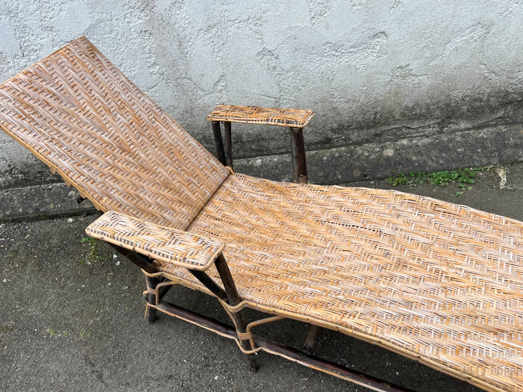 Rattan and bamboo chaise longue