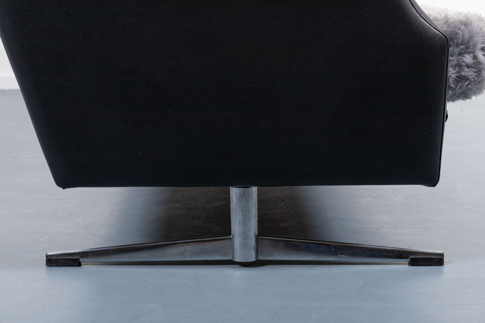 Vintage 'Plush' sofa 1960s