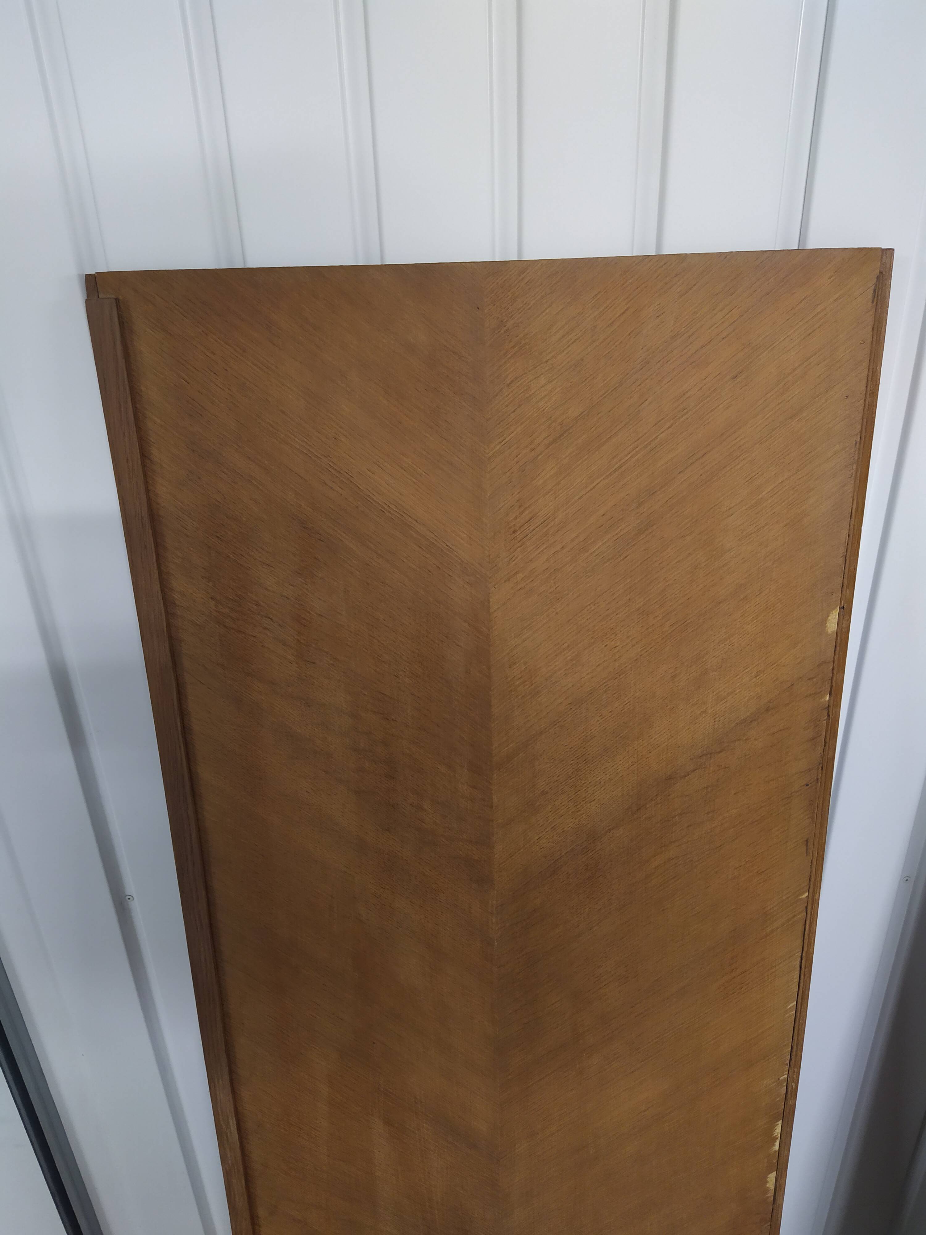 Wardrobe sewing door