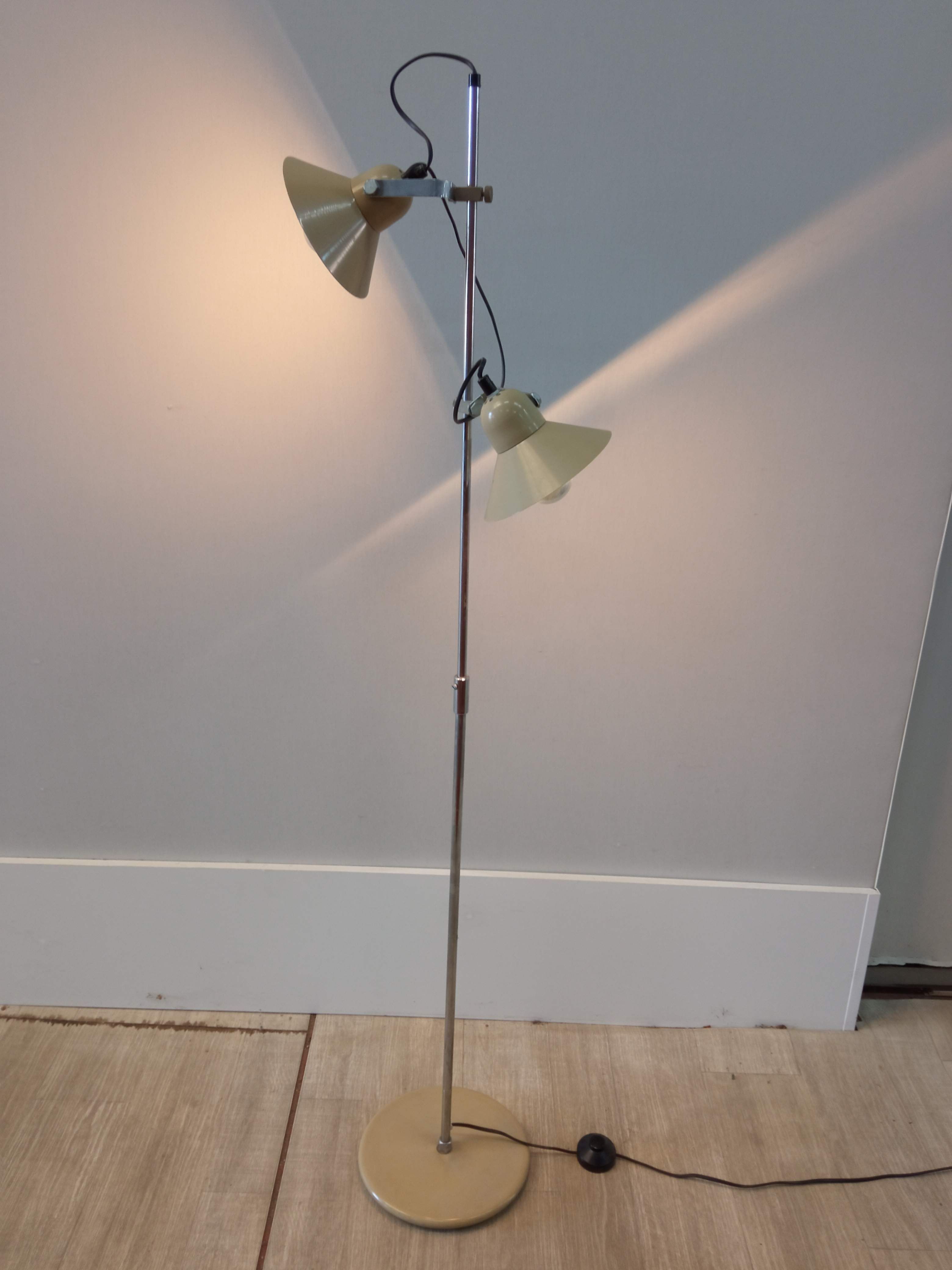 Two-burner floor lamp from the 60s and 70s