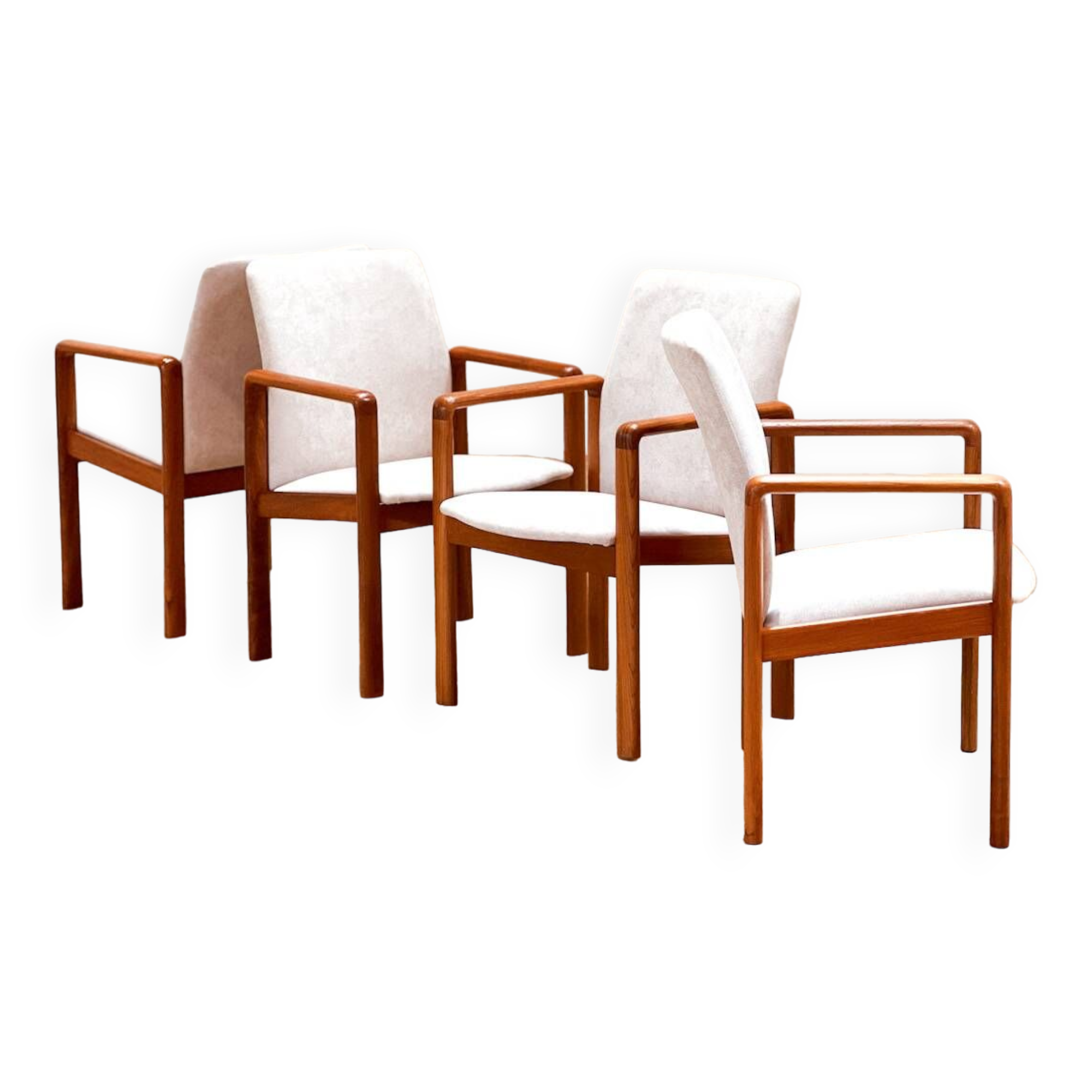 Suite de quatre fauteuils de Dyrlund en teck