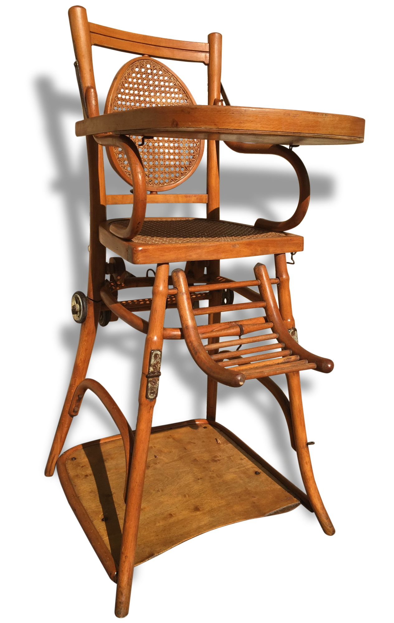 Chaise haute pour enfant Baumann en bois tourné et courbé et cannage