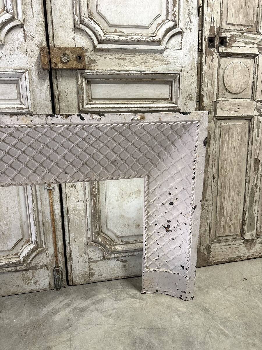 Reduced cast iron fireplace fender Louis XVI