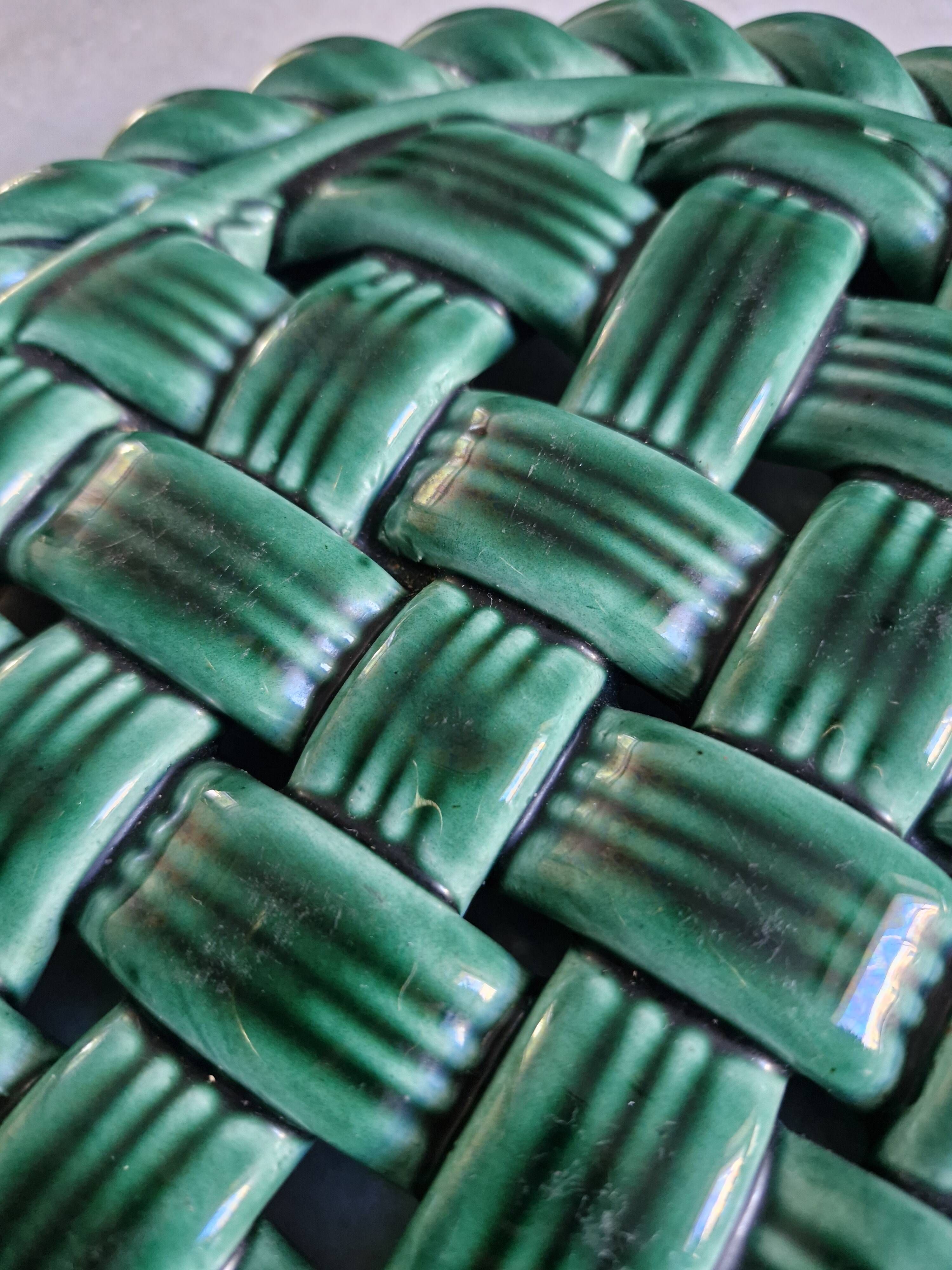 Woven green ceramic trivet in Vallauris style