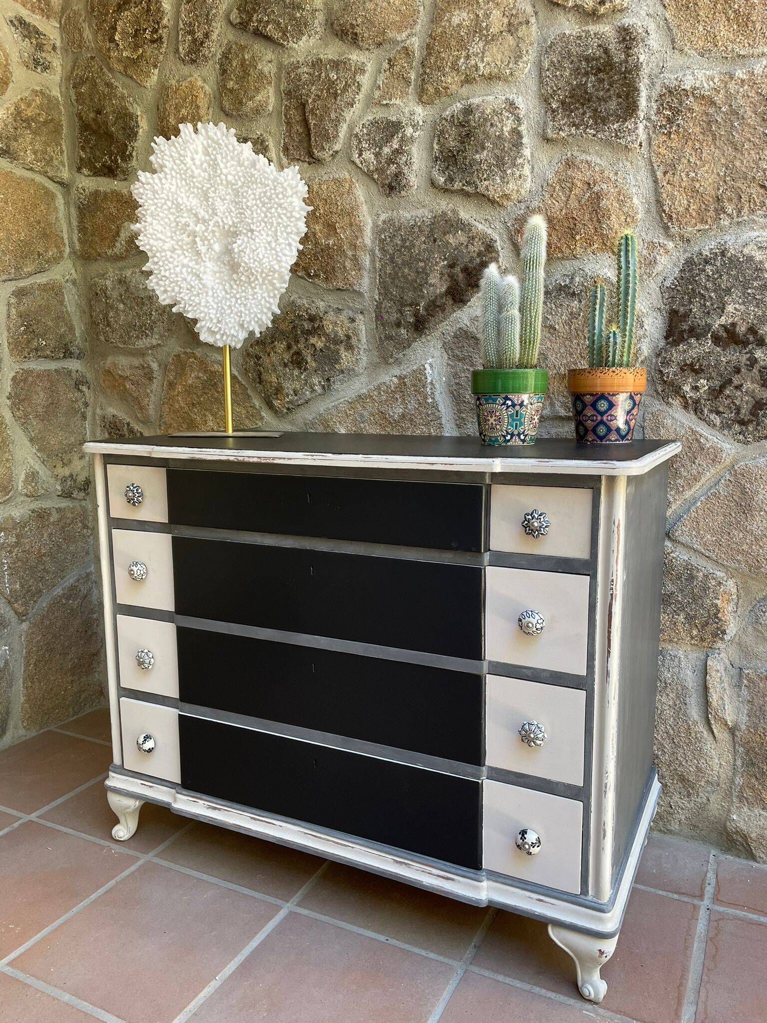Classic chest of drawers Finally