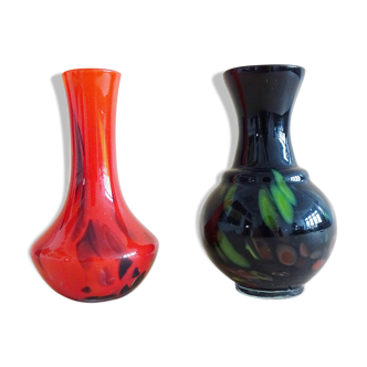 Vases en verre opale en rouge et violet